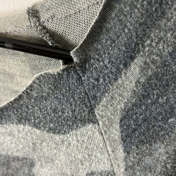 143 Story Sweater - Women's Medium[?] - Picture 3 of 6